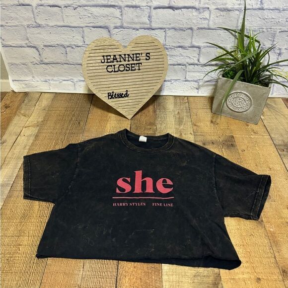 Harry Styles T-Shirt She Fine Line Concert Tour Graphic Tee Cropped Top M - Picture 1 of 6